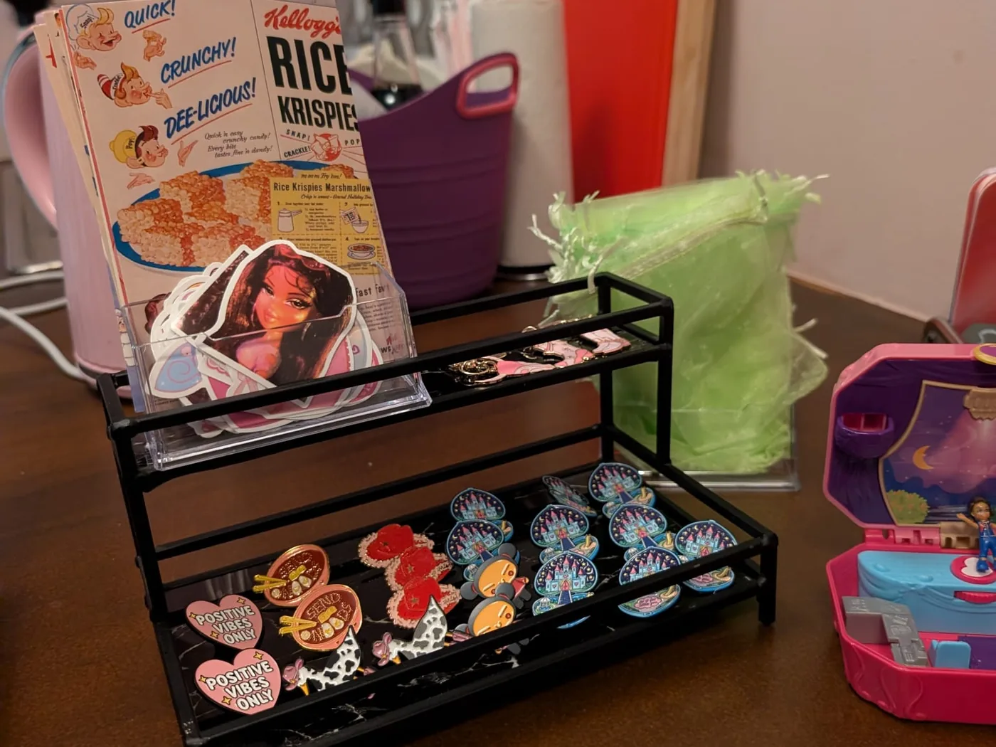 Stickers, trinkets en knipsels voor de Scraps & Poetry Bar